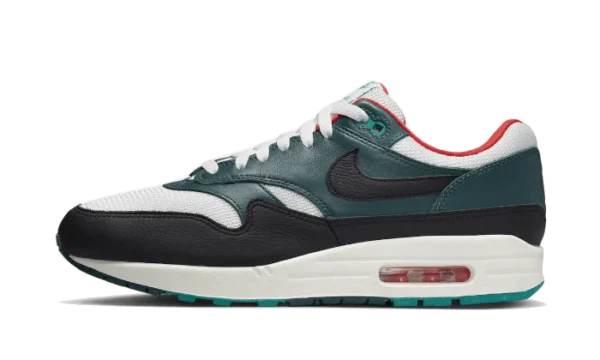 Nike Air Max 1 Liverpool Lebron James